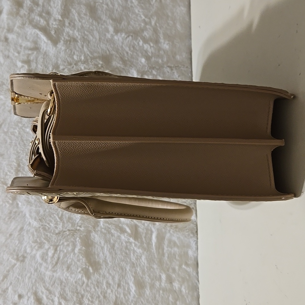 Purse - Picture 3 of 6